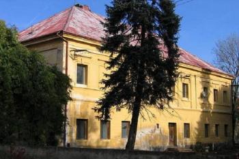Pohled na zámek z parku (© Pavel Vítek 11/2005)