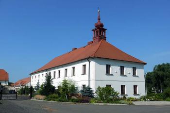 Zámek od severovýchodu (© Jiří Cukr, 07/2013)