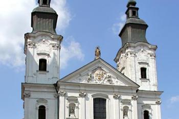 Hlavní průčelí ( © Luděk Pitter 07/2005)