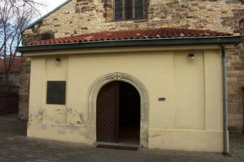 předsíň kostela ( © Milan Caha 02/2008)