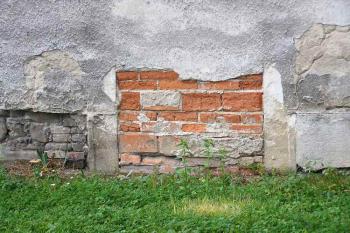 zazděný okenní či dveřní otvor s původním ostěním ( © Jan P. Štěpánek 11/2005)