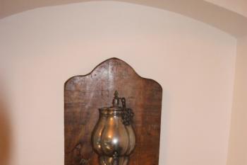Renesanční lavabo v jídelně ( © Ivan Grisa 04/2011)