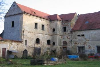 Nádvoří zámku ( © Pavel Vítek 11/2005)