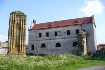 Klášterní Skalice - zámek s mementem gotického kláštera (© Pavel Jarý,  20.05.2007)