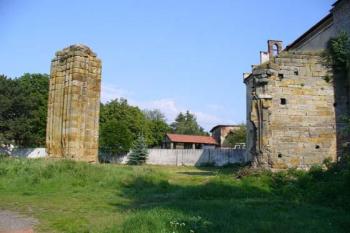 Klášterní Skalice - zbytky původního kláštera (© Pavel Jarý,  20.05.2007)