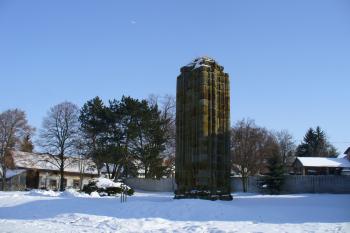 Klášterní Skalice - monument (© Pavel Jarý, 02/2010)
