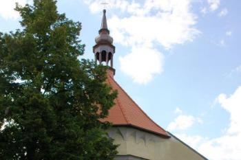 Pohled od náměstí (© Aleš Marek 11/2005)