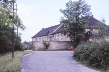 Pohled z návsi ( © Ivan Grisa 05/1985)