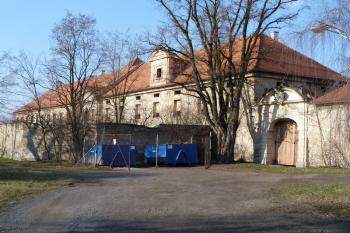 Hrdly (zámek) ( © František Kinař 05/2017)