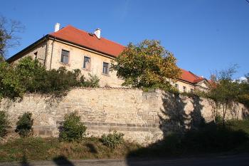 Residence od jihozápadu (© Ivan Grisa, 10/2008)