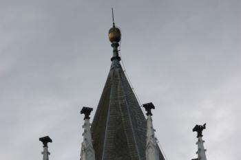 Horní část věže od jihu ( © Ivan Grisa 05/2010)