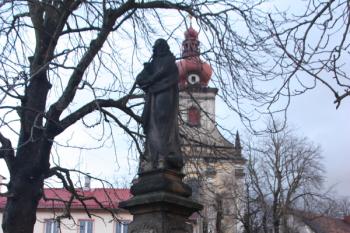 Socha sv. Salvatora západně pod kostelem ( © Ivan Grisa 01/2011)