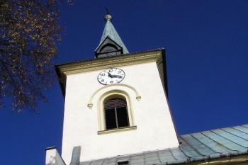průčelní věž kostela ( © Jan P. Štěpánek 10/2005)