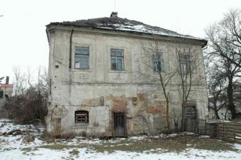 Současná katastrofální podoba zámku ( © Aleš Marek 01/2006)