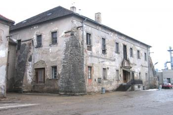 Původní berkovský zámek z jihu ( © Pavel Vítek 02/2006)