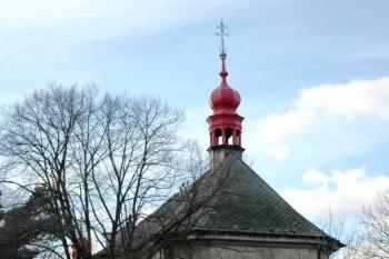 Pohled ze hřbitova (© Aleš Marek 12/2005)