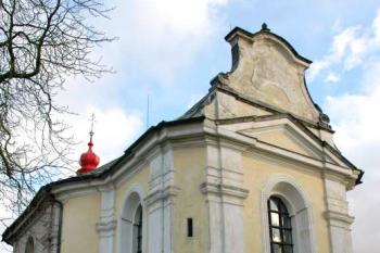 Pohled z čela kostela (© Aleš Marek 12/2005)