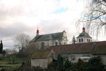 Celkový pohled od potoka (© Aleš Marek 12/2005)