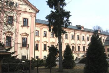 Pohled na zámek z parku ( © Pavel Vítek 03/2006)