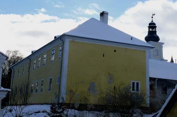 Celkový pohled od severovýchodu (© Jiří Cukr, 12/2010)