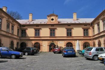 Zámek ve Slavičíně ( © Pavel Vítek 04/2009)