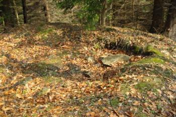 Lacembok - pozůstatky místnosti (2003 ©Puffin)