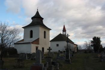 Zvonice a kostel od západu ( © Ivan Grisa 12/2009)