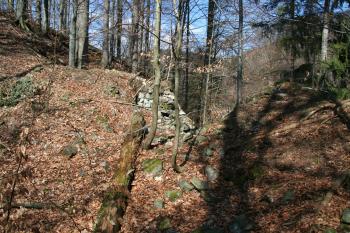 Zeď jádra zeshora ( © Petr Nožička 04/2010)