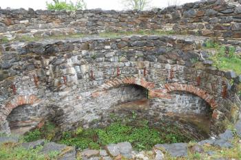 Střední hradební okruh, východnější okrouhlá bašta (© Jan Večeřa, 05/2015)