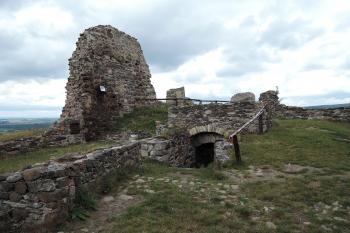Zřícenina hradu Potštejn (© aleshwarrior, 06/2015)