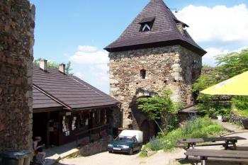 Potštejn - vstupní prostor (© Ivo Rozehnal, 07/2010)