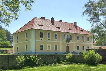 Severozápadní nároží ( © Luděk Pitter 05/2007)