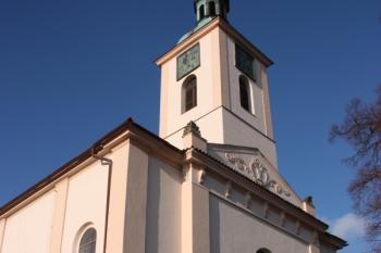 Hlavní (východní) průčelí kostela ( © Ivan Grisa 12/2009)