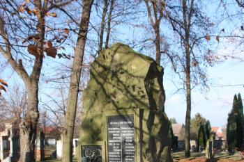 Hřbitov: památník evangelických obětí I. světové války ( © Ivan Grisa 12/2009)