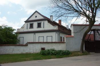 budova zámku ( © Milan Caha 07/2008)