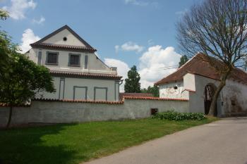 budova zámku ( © Milan Caha 07/2008)
