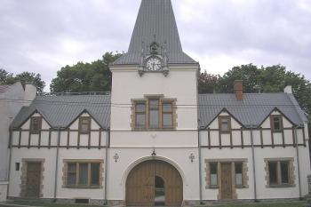 průjezdní brána ( © Ondřej Štěpánek 06/2006)