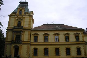 východní zámecké křídlo ( © Ondřej Štěpánek 06/2006)
