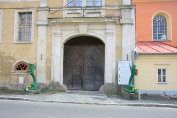 Vchod do zámku (© Martin Kabeláč, 09/2010)