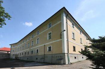 Severozápadní nároží ( © Luděk Pitter 05/2007)