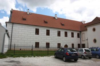 Východní křídlo od severu ( © Ivan Grisa 08/2011)