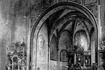 interiér kostela ( © Josef Vítězslav Šimák: Soupis památek historických a uměleckých v Království Českém, sv. 32 Politický okres turnovský, Archaelogická komise při České akademii císaře Františka Josefa pro vědy, slovesnost a umění, Praha 1909)