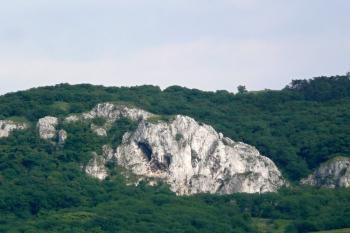 celkový pohled na lokalitu bývalého hradu od západu (© Jan P. Štěpánek 07/2010)