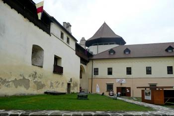Hrad Kežmarok nádvoří (© aleshwarrior, 07/2011)