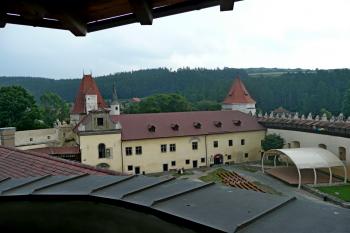 Hrad Kežmarok pohled na část nádvoří (© aleshwarrior, 07/2011)