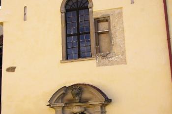 vstup do hradní kaple ( © Jan P. Štěpánek 09/2005)