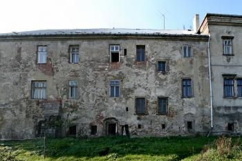 východní průčelí (© Pavel Zany Komárek 17. 10. 2007)