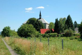 Pohled na část zámku ( © Aleš Marek 07/2006)