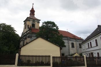 Kostel od jihu ( © Ivan Grisa 07/2010)