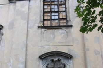 Hlavní osa západního průčelí ( © Ivan Grisa 07/2010)